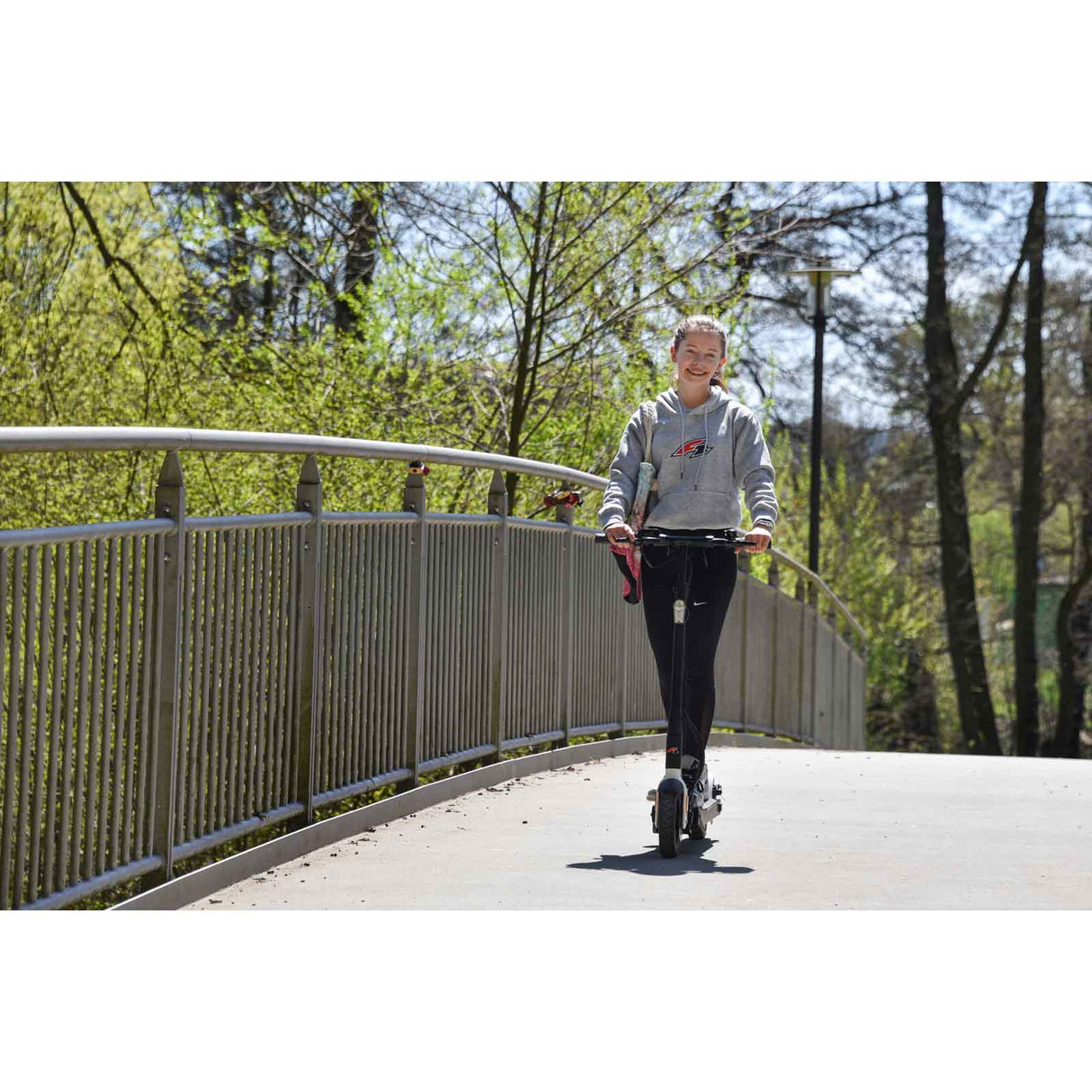 F2 E-Scooter „E-Surfer" – Straßenzulassung & klassisches F2-Design